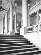 Парадная лестница здания Академии художеств. Фотография 1910-х гг.