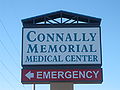 Медицинский центр Connally Memorial Medical Center, названный в честь братьев Джона, Уэйна и Мерилла.