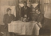 Уильям Роберт Боулз (1861–1918). Слуга сервирует голову на тарелке, около 1900