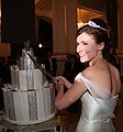 Традиционное для европейских культур разрезание свадебного торта