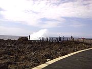 Гейзерная морская волна на одном из двух островков Нуса-Дуа