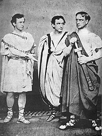 Джон, Эдвин и Джуниус (младший) Буты в «Юлии Цезаре.»