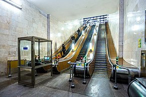 Эскалатор в южный вестибюль