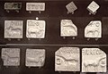 Печати, долина Инда, Британский музей: «свастическая» печать, печати с изображением зебу, либо его предка (выделяется характерный для зебу горб)
