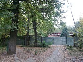 Незаконное строительство в парке имени 28 гвардейцев-панфиловцев. Фото 4.10.2013 года