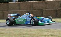 На Benetton B194-Ford-Cosworth завоевал свой первый чемпионский титул Михаэль Шумахер в 1994 году