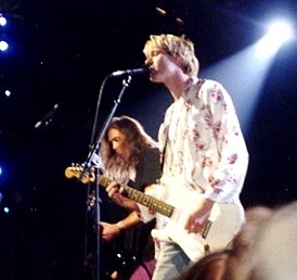 Крист Новоселич и Курт Кобейн из группы Nirvana в 1992 году
