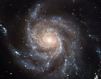 M 101 — многорукавная спиральная галактика