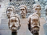 Головы «королей» с галереи собора Нотр-Дам