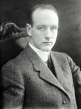 Эндрюс в 1913 году