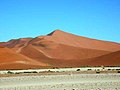 Дюна 7 в пустыне Намиб высотой 383 м — высочайшая песчаная дюна в мире