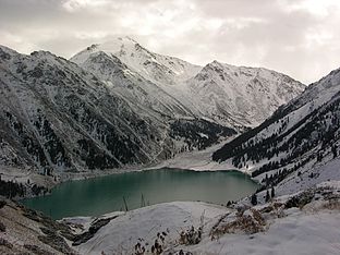Озеро зимой.
