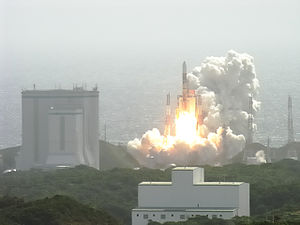 Запуск H-IIA с КА Kaguya с площадки 1. Правее видна площадка 2.