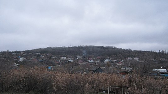 Вид с улицы Кавказской на гору Куцай