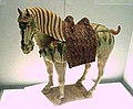 Лошадь из керамики сань-цай, династия Тан. Шанхайский музей
