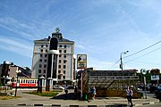 Офис МУП «Метроэлектротранс» и вход в станцию метро «Суконная слобода»