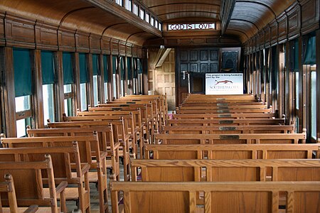 Салон баптистского вагона-храма «Эммануэль» в США