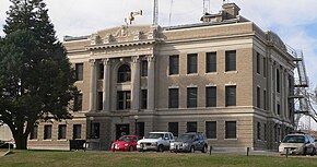 Здание окружного суда в городе Фолс-Сити