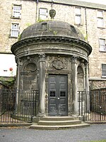 Мавзолей сэра Джорджа Маккензи в Эдинбурге. 1691
