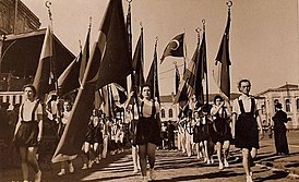 Парад девушек в День молодежи и спорта в 1939 году