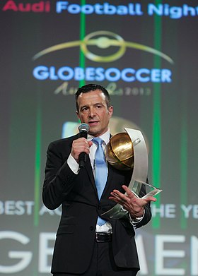 На церемонии вручения премии Globe Soccer Awards в 2013 году