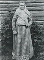 Женщина в праздничном костюме, Костромская губерния, 1907 г.