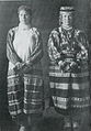 Замужние женщины из Орловской губернии в праздничных костюмах, 1908 г.