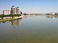 Река Урал в центре города Атырау (Казахстан).