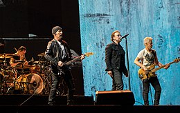 U2 в 2017 году. Слева направо: Ларри Маллен, Эдж, Боно, Адам Клейтон