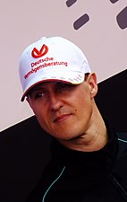 Семикратный чемпион мира Михаэль Шумахер одержал победу в 91 Гран-при Формулы-1