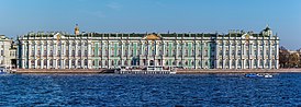 Зимний дворец, вид с акватории реки Невы.
