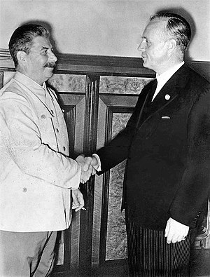 Сталин и Риббентроп в Кремле. 23 августа 1939