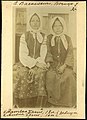 Девочки-крестьянки из деревни Василевичи Речицкого уезда. Фотограф Исаак Сербов, около 1912 г.