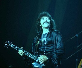 Тони Айомми из Black Sabbath, один из основателей жанра. 1978 год