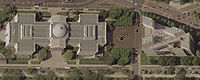 Спутниковый снимок зданий.