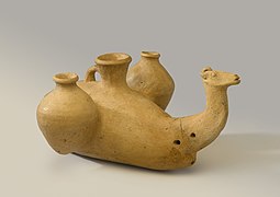 Судно в виде лежачего верблюда с кувшинами, 250 г. до н. э. — 224 г. н. э., Бруклинский музей