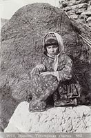 Эривань. Татарская (т.е. азербайджанская) девочка. Открытка Российской империи
