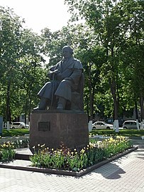 Памятник Щепкину в Белгороде.