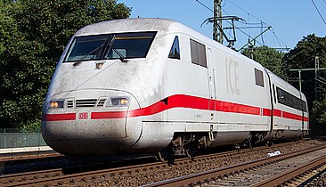 Головной вагон-электровоз в составе скоростного электропоезда ICE1 (Германия)