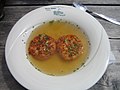 Австрийский прозрачный суп с сырными кнедлями