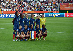Сборная Франции на чемпионате мира 2011 года перед игрой с немками