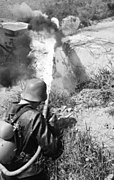 Немецкий солдат-огнемётчик, 1944 год.
