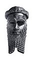 «Маска Саргона» (ок. 2300 г. до н. э.) обнаружена в Ниневии при раскопках храма Иштар. Скульптурное изображение аккадского царя, вероятно Саргона или его внука Нарам-Суэна. Национальный музей Ирака, Багдад