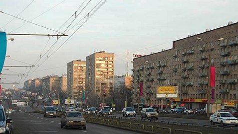 Вид от ул. Кравченко в сторону метро «Университет»
