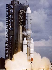 Запуск ракетой «Титан-3Е» зонда Вояджер в 1977 году с площадки SLC-41.