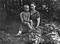 Владимир Путин со своей матерью. Июль 1958 года