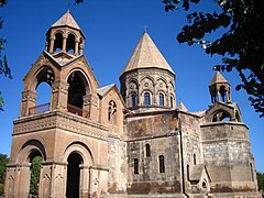Эчмиадзинский монастырь, 301—303 годы