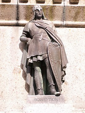 Ричард III (одна из статуй памятника 6 герцогам Нормандии в сквере в Фалезе).