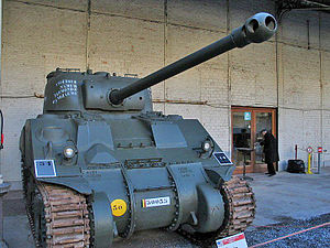 Sherman VC с английским 17-фунтовым орудием.
