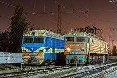 Электровозы ВЛ8м-1488 и ДЭ1-003, станция Нижнеднепровск-Узел